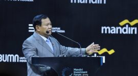 Menteri Pertahanan RI Prabowo Subianto saat menjadi keynote speaker pada acara Mandiri Investment Forum 2024 di Fairmont Hotel Jakarta. (Dok. Tim Media Prabowo)

