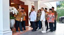 Presiden terpilih sekaligus Ketua Umum Partai Gerindra Prabowo Subianto menerima kedatangan Majelis Syuro Partai Keadilan Sejahtera Dr. Salim Segaf Aljufri. (Instagram.com @aheryawan)

