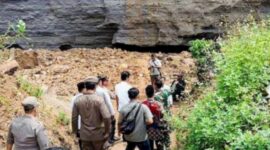 Tambang galian C ilegal di Kelurahan Argasunya, Kota Cirebon, terjadi Rabu pagi pukul 08.00 WIB dan menimbun dua pekerja serta satu truk colt diesel. (Dok. WJ Today).