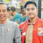 Presiden ke-7 RI Joko Widodo bersama anaknya yang juga sebagai Ketua Umum Partai Solidaritas Indonesia (PSI), Kaesang Pangarep. (Dok. PSI)