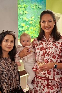Walikota Bill Gebhardt Hadiri Pameran Andrea Van Diemen, Seniman Indonesia